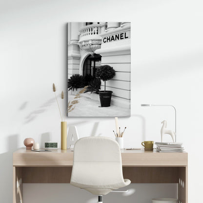 Office decor with fashion wall art